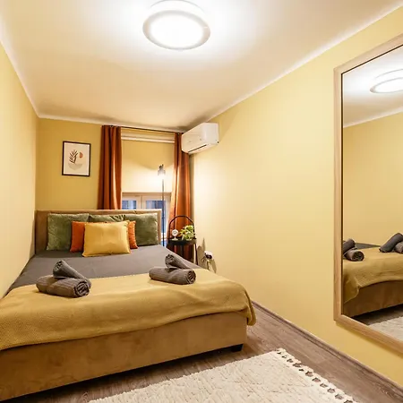 Apartament Lively Downtown Haven