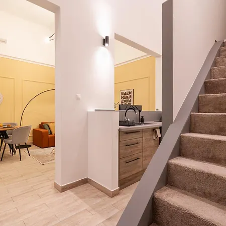 Apartment Lively Downtown Haven *