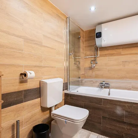 Lively Downtown Haven Apartment Budapest